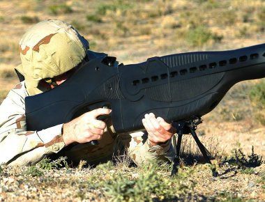 Βίντεο: Τα 5 πιο περίεργα όπλα όλων των εποχών